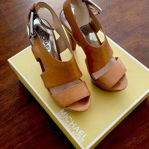 Michael Kors Carla Platforms taupe beige leather size 5.5W